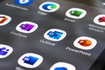 outlook themes microsoft copilot